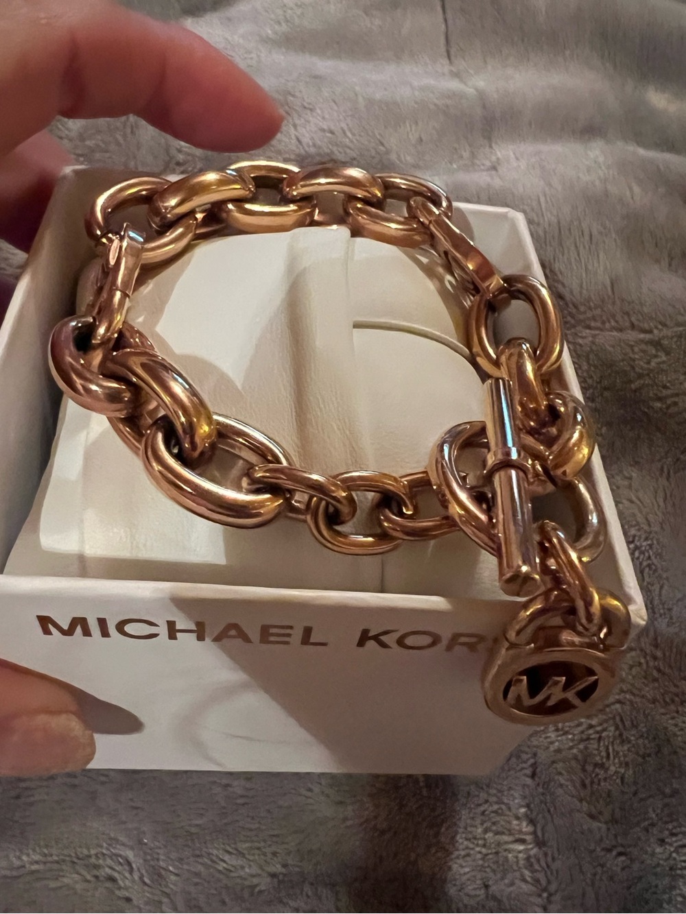 Michael Kors Gold Tone Toggle Chain Link Bracelet/MK Logo Charms, excellent cond